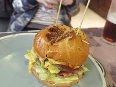 双层牛肉起司汉堡-遇见西木美式餐厅(体育路店)