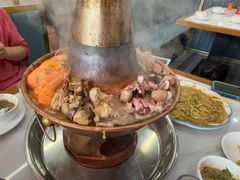 -一口猪海鲜浑锅·东北家常菜