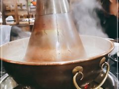 -果松木炭酸菜铜火锅·外婆参鸡汤