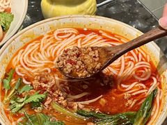 -粉八·云南米线·建水烧烤(常熟路店)