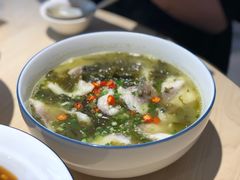 招牌酸菜鱼面-汤去三面
