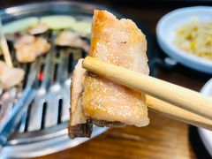 厚切五花肉-·缸桶屋·韩式牛肋条自助烤肉(西湖D11店)