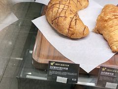 -星巴克臻选(上海中环广场2F店)