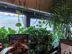 -HIGH FIVE哈福手工汉堡(桂林路店)