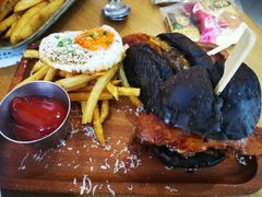 27&nbsp;牛肉汉堡-HELLO 27 意面·沙拉·帕尼尼