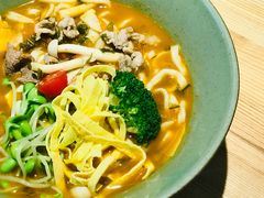 茄汁黑猪片儿川-陳八两面家(滨江天街店)