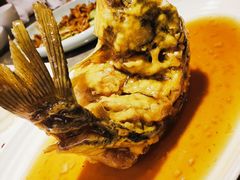 糖醋鲤鱼-闫府私房菜·百年鲁菜(恒隆店)