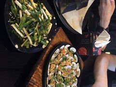 -何师烧烤·香辣蟹·川菜·30年老品牌(太古里旗舰店)