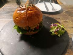 -HIGH FIVE哈福手工汉堡(桂林路店)