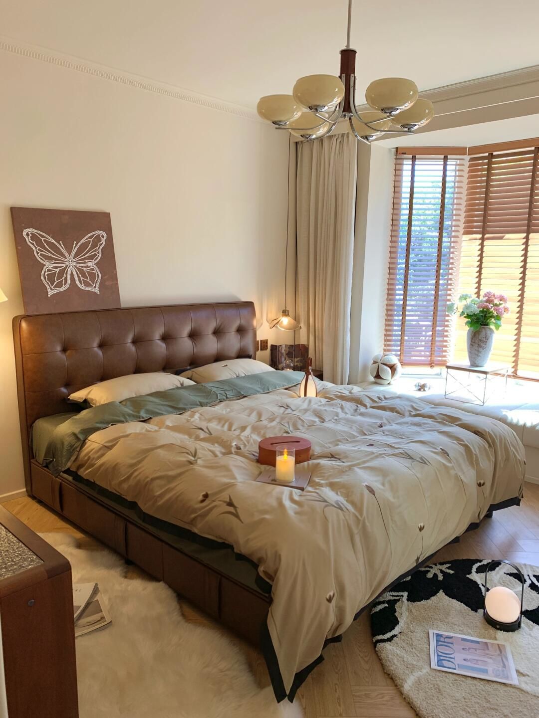 听劝!小卧室搭配焦糖色储物床太香啦