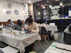 大堂-丽丽三鲜螺蛳粉(田林路店)