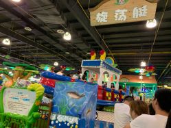 点击看大图 -维佳童话镇演出现场(徐东店)