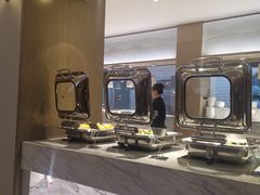 -杭州西湖湖滨银泰亚朵酒店