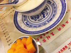 -广信牛奶甜品世家(台东店)