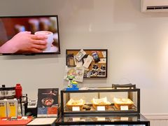 面包甜点陈列柜-NokNok Coffee(宽窄巷子店)