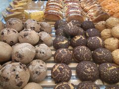 酸奶泡芙-爱达乐面包生日蛋糕(华油路店)