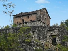 -高荡千年布依古寨旅游景区