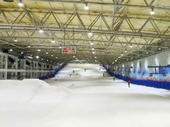 -乔波室内滑雪场