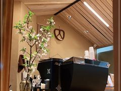 -天井·丑面包搭咖啡