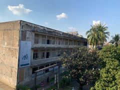 -吐斯廉屠杀博物馆