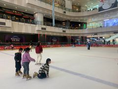 -冰纷万象滑冰场(二七万象城店)