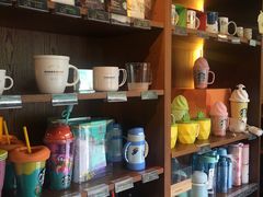 -星巴克(西藏路店)