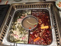 -巴渝瓦肆重庆鲜火锅(宝龙环湖店)