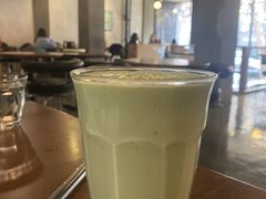 牛油果奶昔-UPPER KITCHEN(延安路店)
