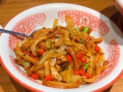 脆酸菜炒卤肠头-俏湖兰·辣椒炒个肉(海沧店)