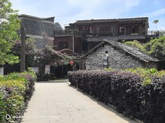 -高荡千年布依古寨旅游景区