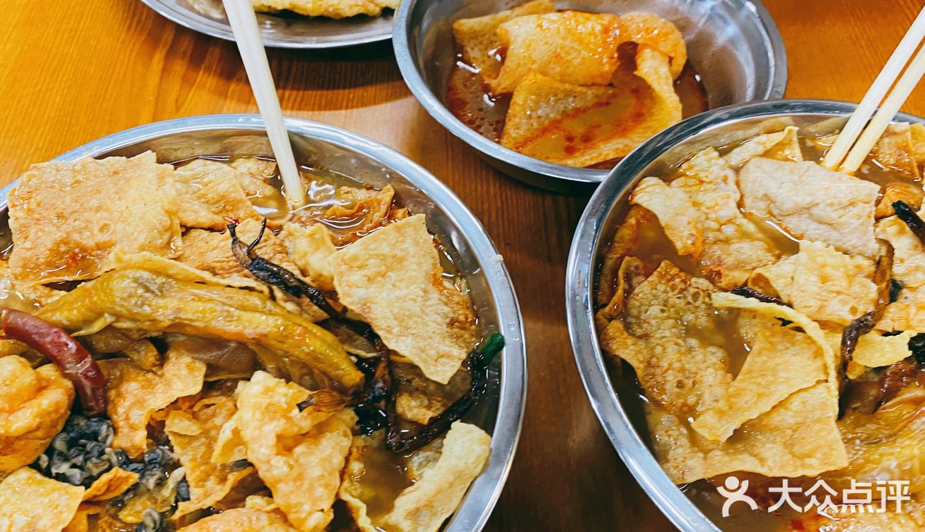 再搭配他们家的豆花或者豆奶,酣畅淋漓!