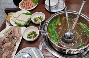 Special Beef Bone Clear Soup Pot
