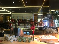 自助取餐区-大中华希尔顿酒店-念自助餐·嗨啤·小龙虾