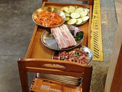 -明洞阿姨·韩式酱蟹烤肉·创意料理(三元桥店)