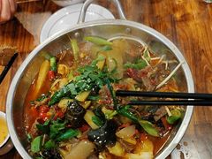 -乡土特色.冷锅鱼.牦牛肉汤锅