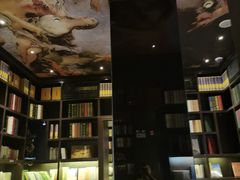 -钟书阁(松江泰晤士小镇店)
