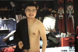 -鬼手纹身小鬼店