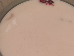 -洪氏嗨捞·广东猪肚鸡·椰子鸡火锅(西咸万象城店)