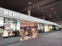 -中免(澳门机场免税店)