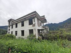 -四川汶川特大地震漩口中学遗址