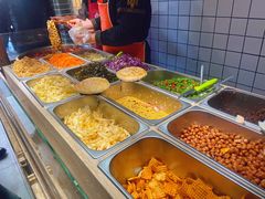 自助取餐区-三兄弟高炉烧饼