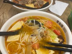 -蒙自源米线大王(东站店)