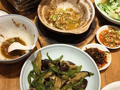-帅巴人舅母子腊蹄民俗村