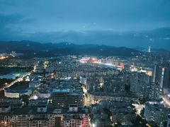 -景月阁空中食府(希尔顿酒店)