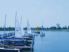 -上海滴水湖皇冠假日酒店