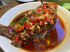 香煎鲫鱼-费大厨辣椒炒肉(万家丽一店)