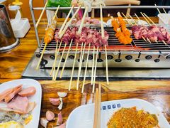 -哈尔滨小酒馆·鲜肉现穿自助烧烤(康新花园店)