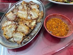 -香猪美食(中心店)