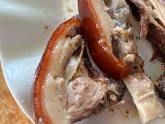 -黄记四更烤乳猪店