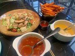 经典凯撒沙拉配鸡肉-DEEP·美式餐吧(五棵松华熙LIVE店)